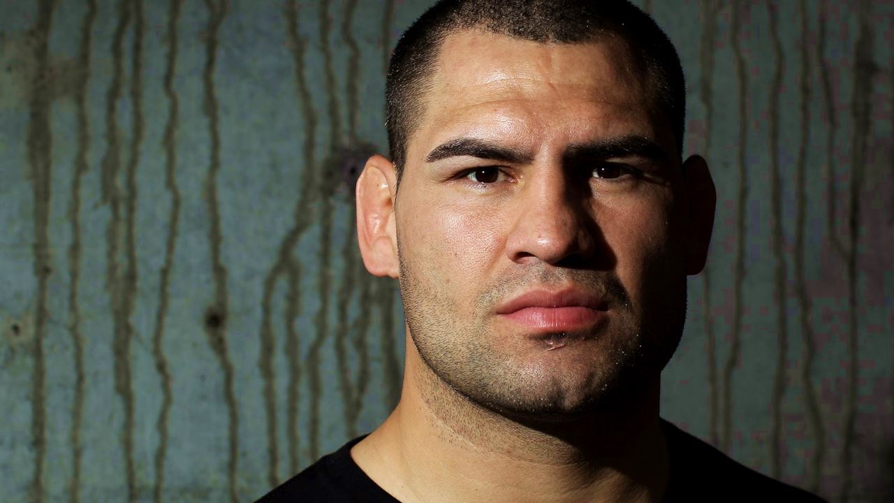 Cain Velasquez è stato arrestato con l’accusa di tentato omicidio