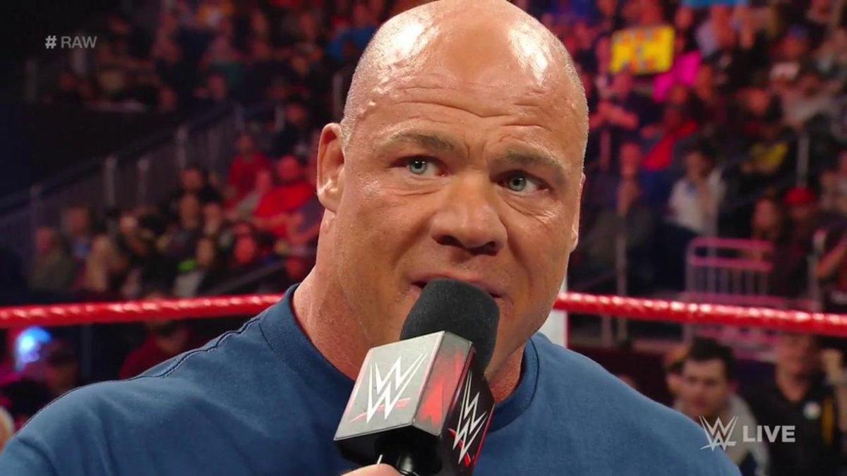 Dettagli sul lieve infortunio di Kurt Angle