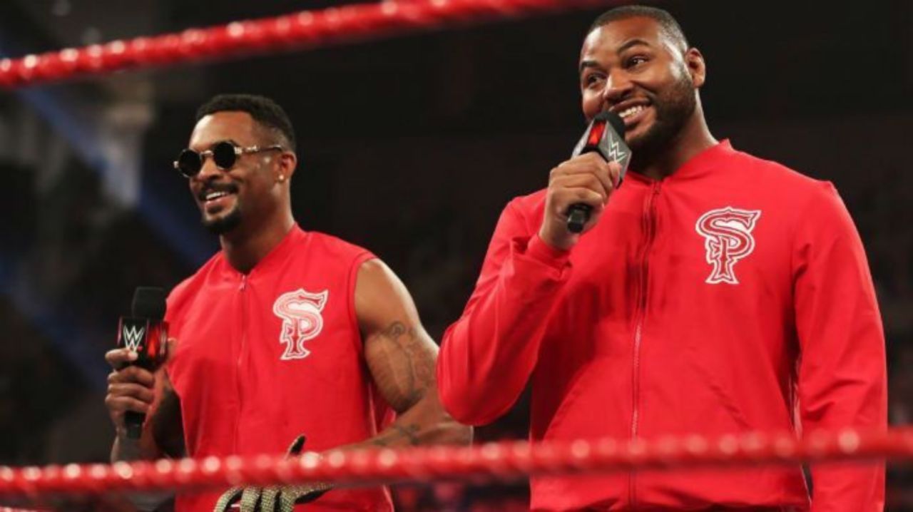Rimandato il debutto a Raw degli Street Profits