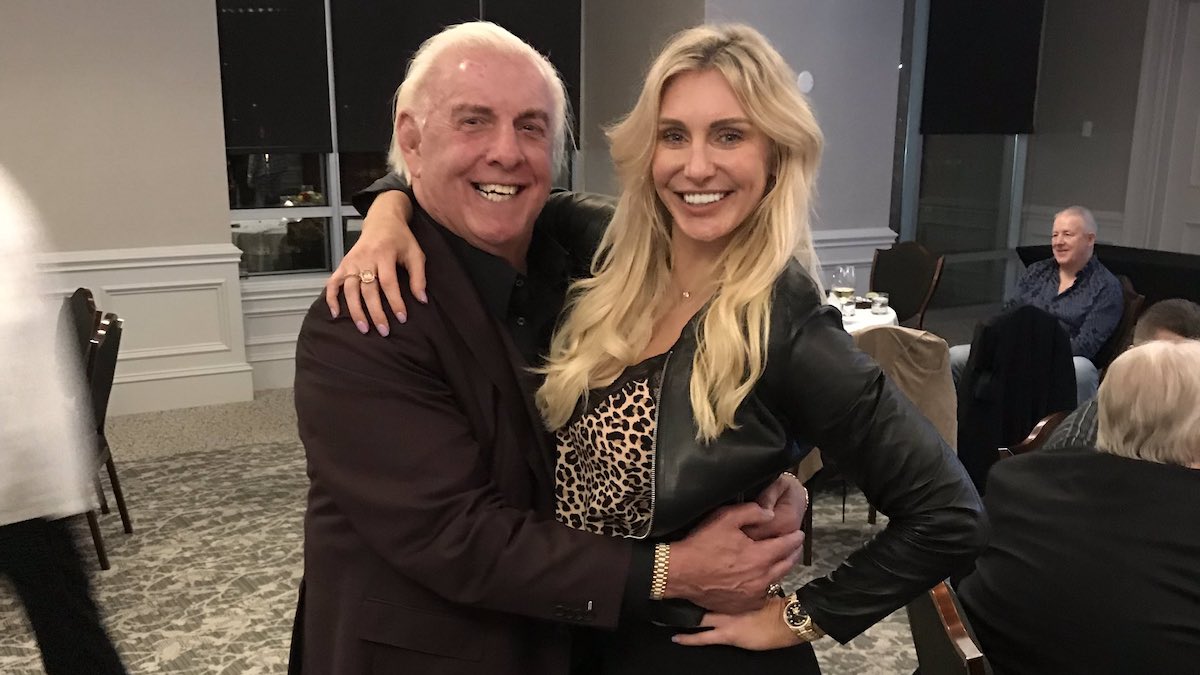 Ric Flair aggiorna il pubblico sulle condizioni fisiche di Charlotte Flair