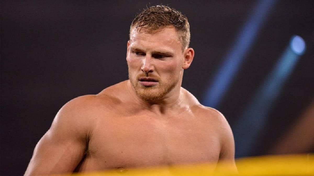 Ci sono stati alcuni cambi dell’ultimo minuto durante SmackDown