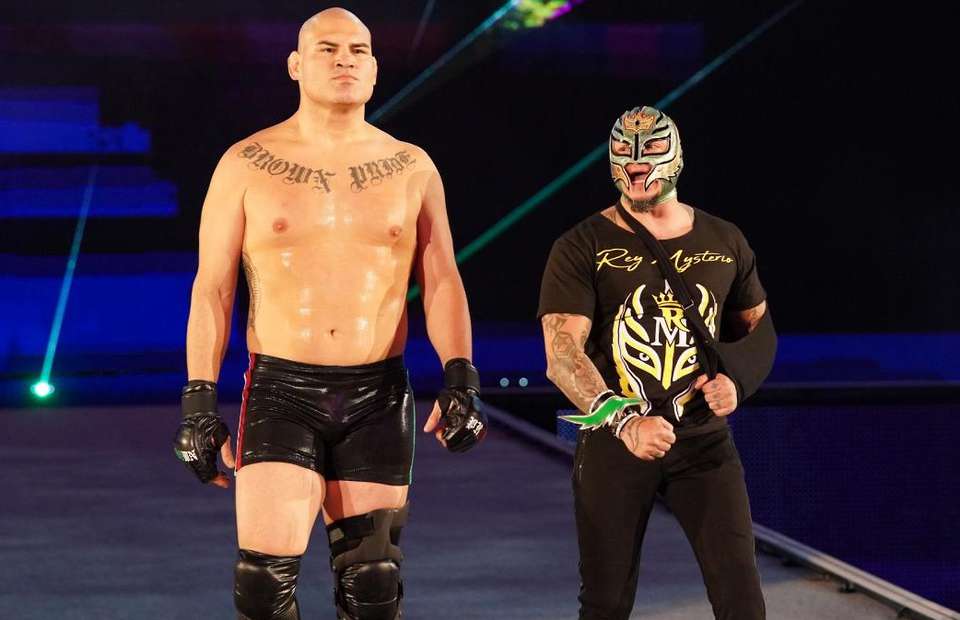 Rey Mysterio apre al ritorno di Cain Velasquez in WWE