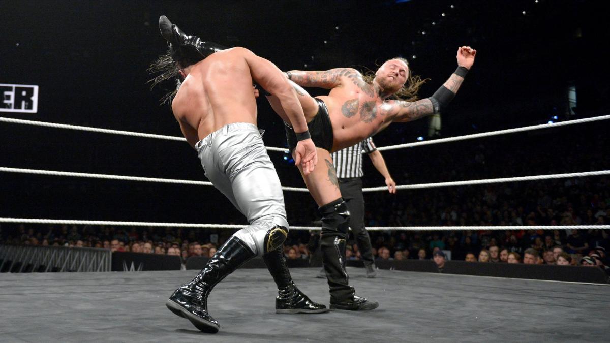 Scambio di tweet tra Andrade e Aleister Black