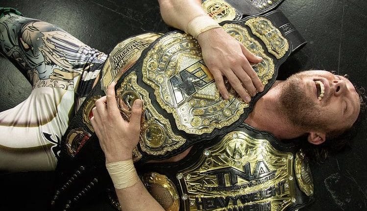 Kenny Omega risponde a un fan in merito ai suoi record