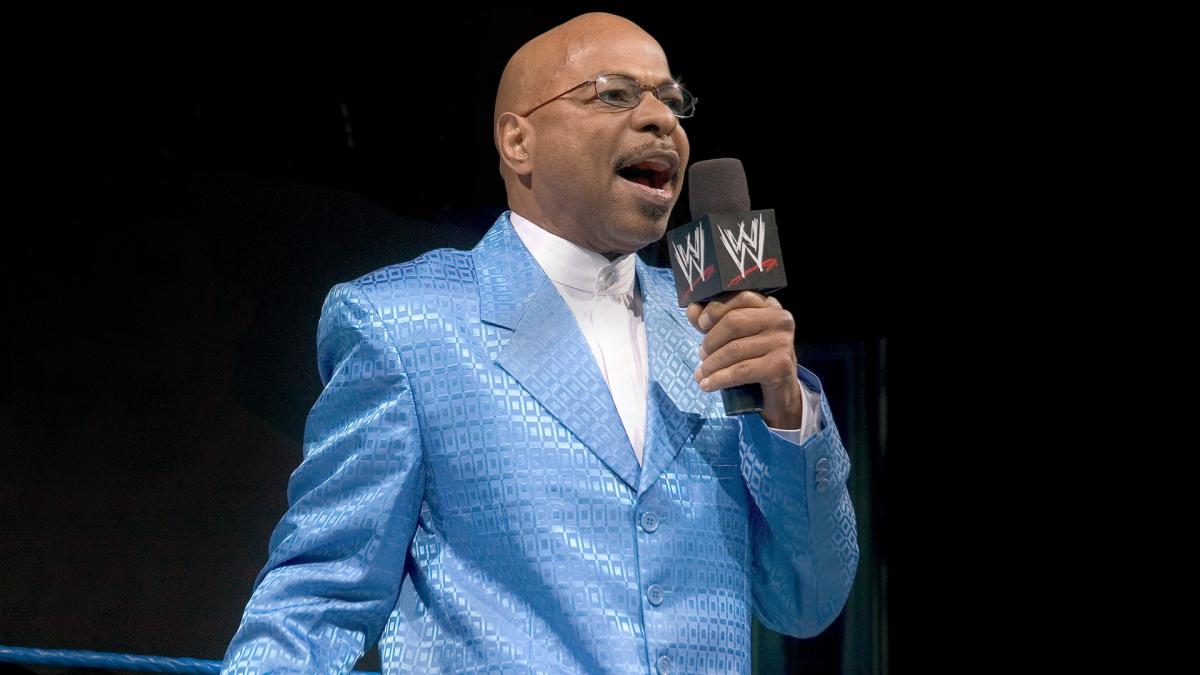 Teddy Long elogia la storyline tra Sami Zayn e la Bloodline