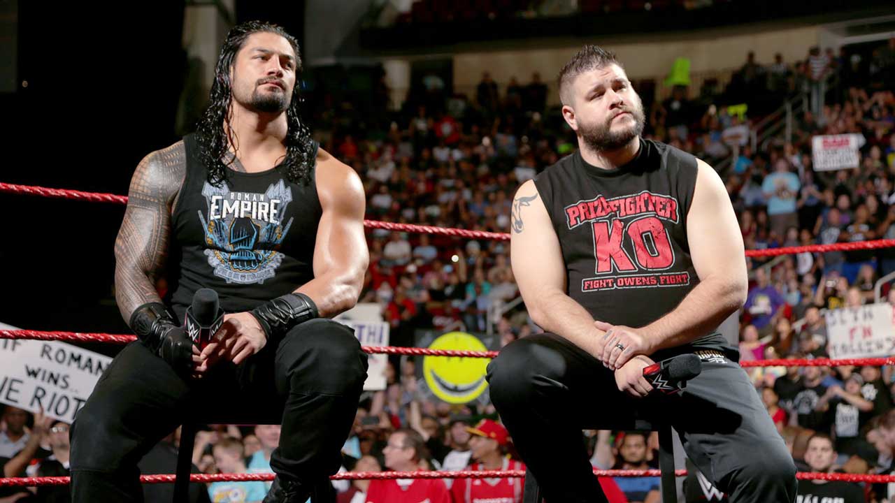 Leggera tensione nel backstage tra Roman Reigns e Kevin Owens
