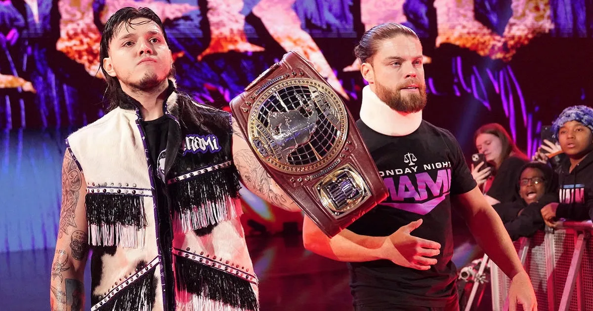 WWE: Dominik Mysterio risponde a CM Punk