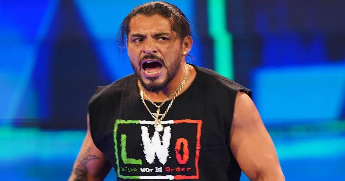 WWE: Santos Escobar rompe il silenzio dopo SmackDown