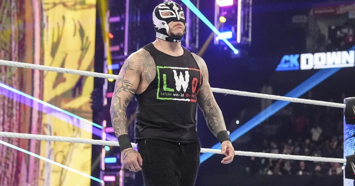 WWE: Il toccante messaggio di Rey Mysterio per il padre scomparso