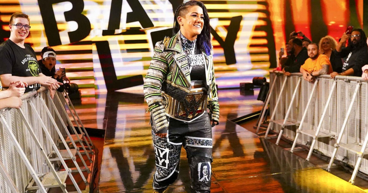 WWE: Ecco perchè Bayley non compare negli show televisivi