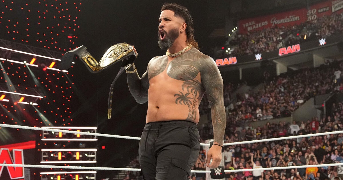WWE: Grande emozione per Jey Uso alla fine di Raw (VIDEO)
