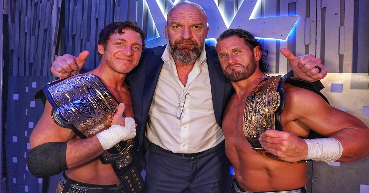WWE: I Motor City Machine Guns conquistano i titoli, Triple H si congratula con loro
