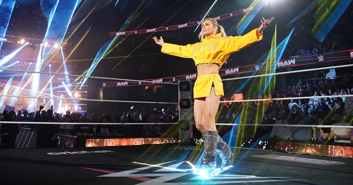 WWE: Cambio di piani per Charlotte Flair