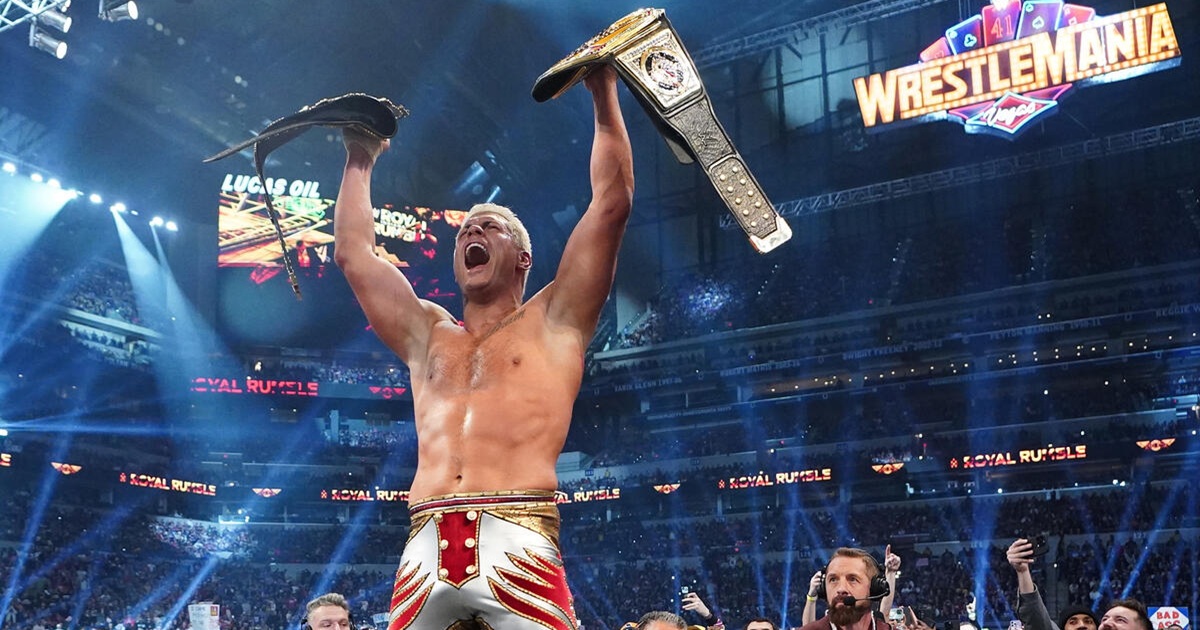 WWE: Cody Rhodes trionfa alla Royal Rumble, ma a caro prezzo