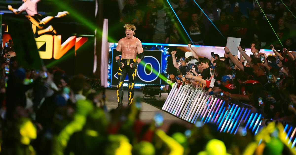 WWE: Logan Paul diviso tra AJ Styles e John Cena