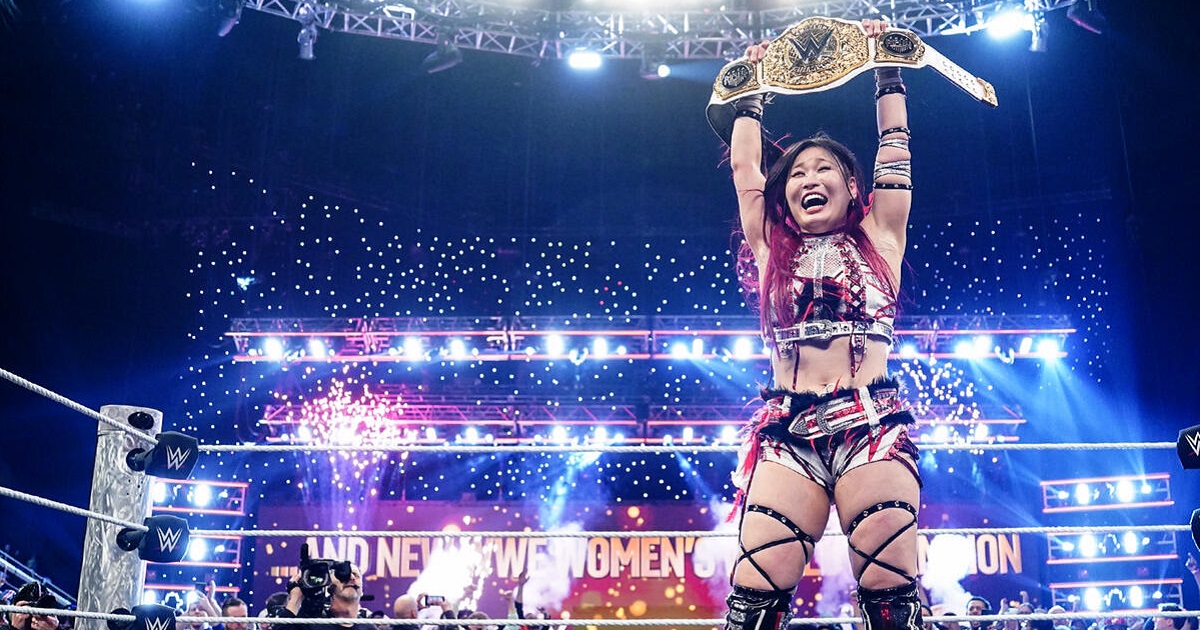 WWE: Iyo Sky rompe il silenzio dopo la storica vittoria contro Rhea Ripley