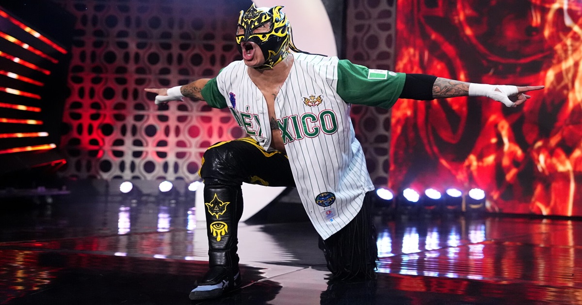 WWE: Ottimo debutto di Rey Fenix, arriva il messaggio di Triple H